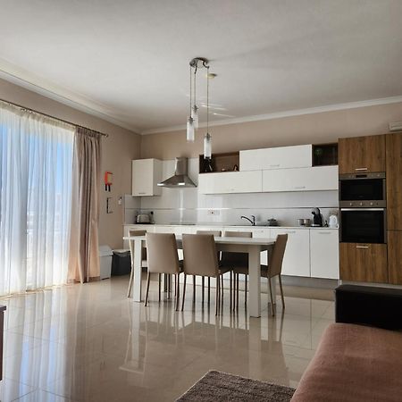 Riviera Holiday Apartments - Seafront - Wifi 마르사스칼라 외부 사진