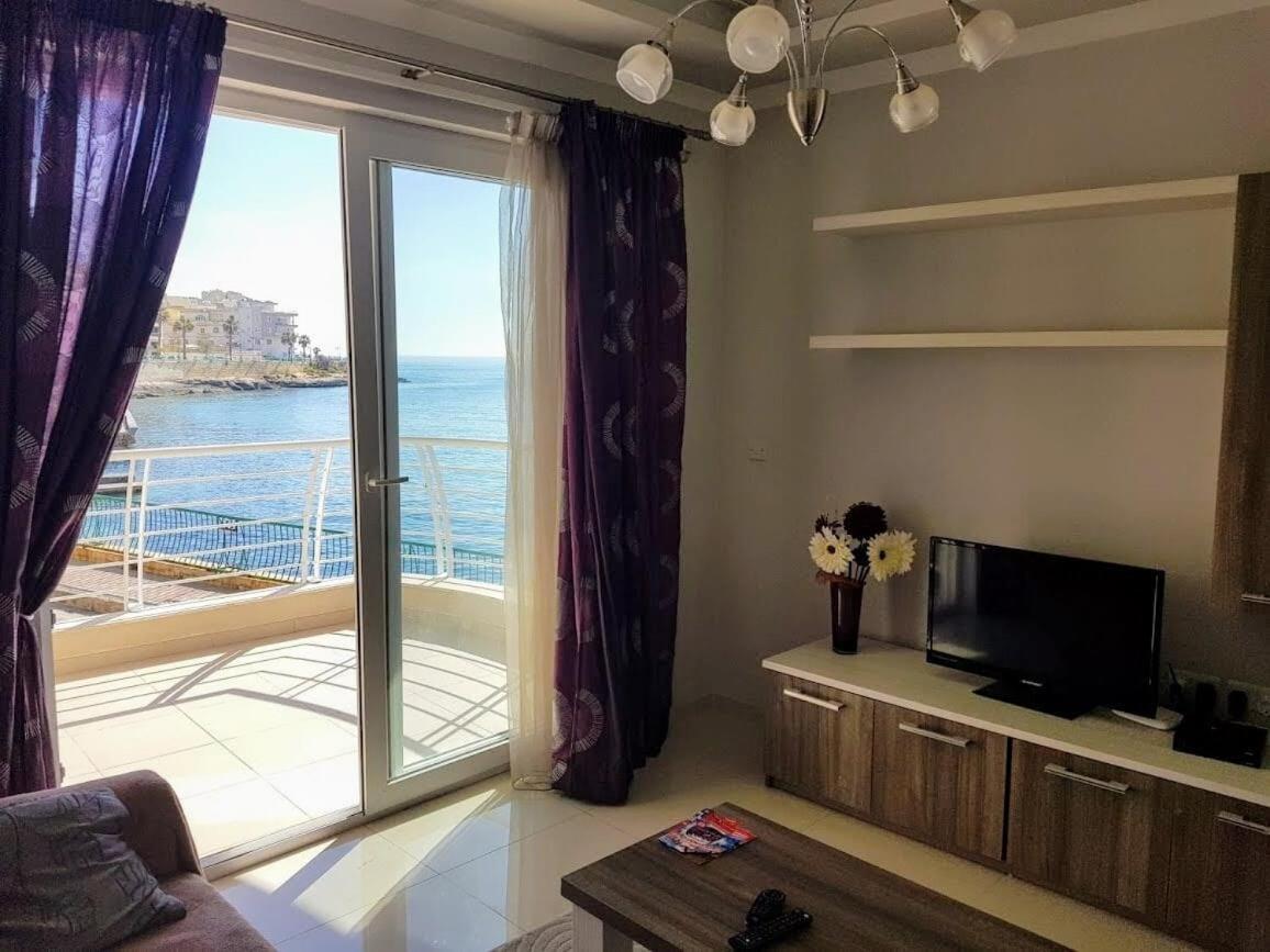 Riviera Holiday Apartments - Seafront - Wifi 마르사스칼라 객실 사진