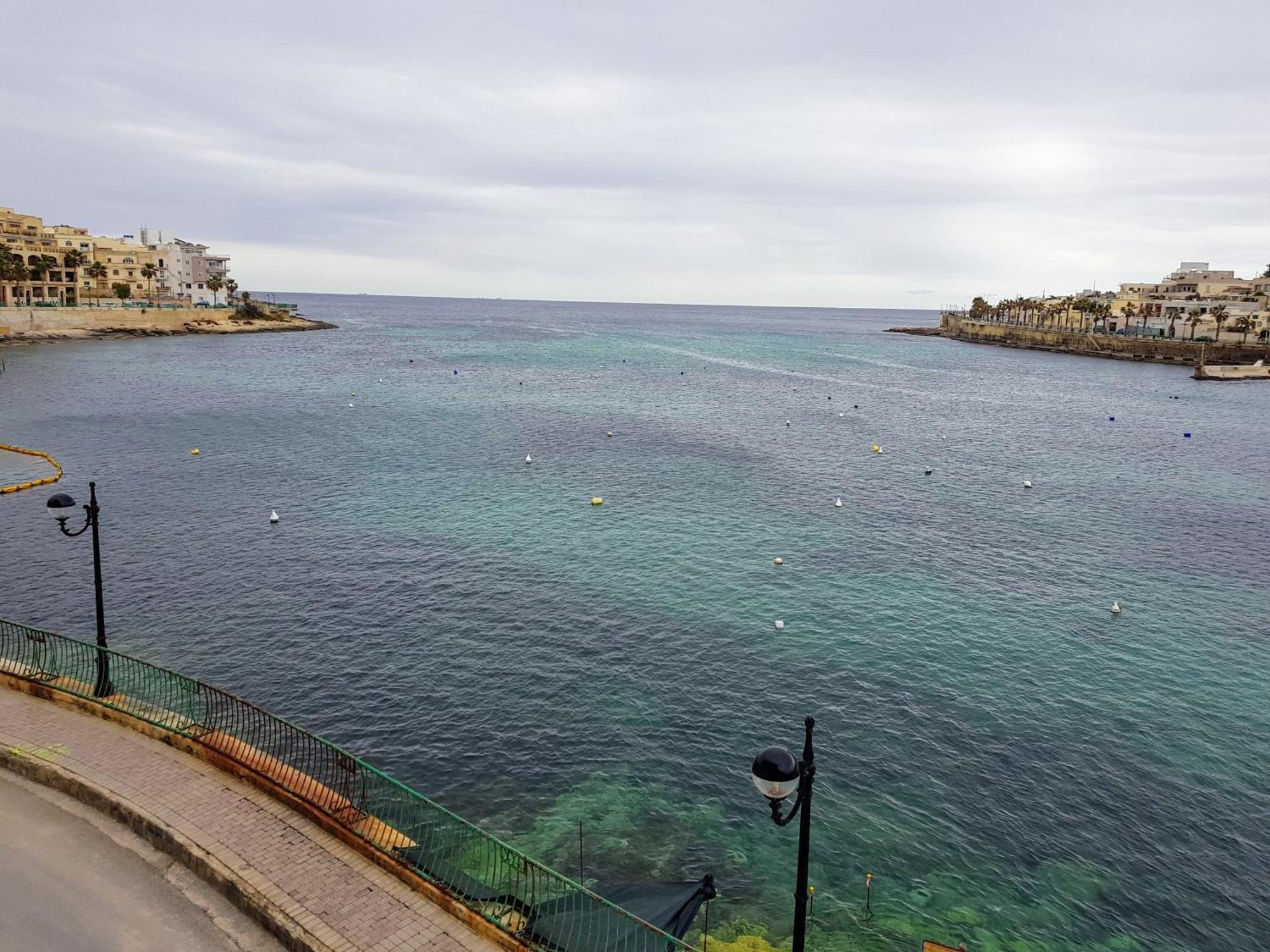 Riviera Holiday Apartments - Seafront - Wifi 마르사스칼라 객실 사진